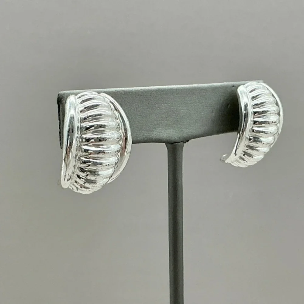 Napier Vintage Earrings Silver Tone Ribbed Dome Pierced Statement Chunky 1